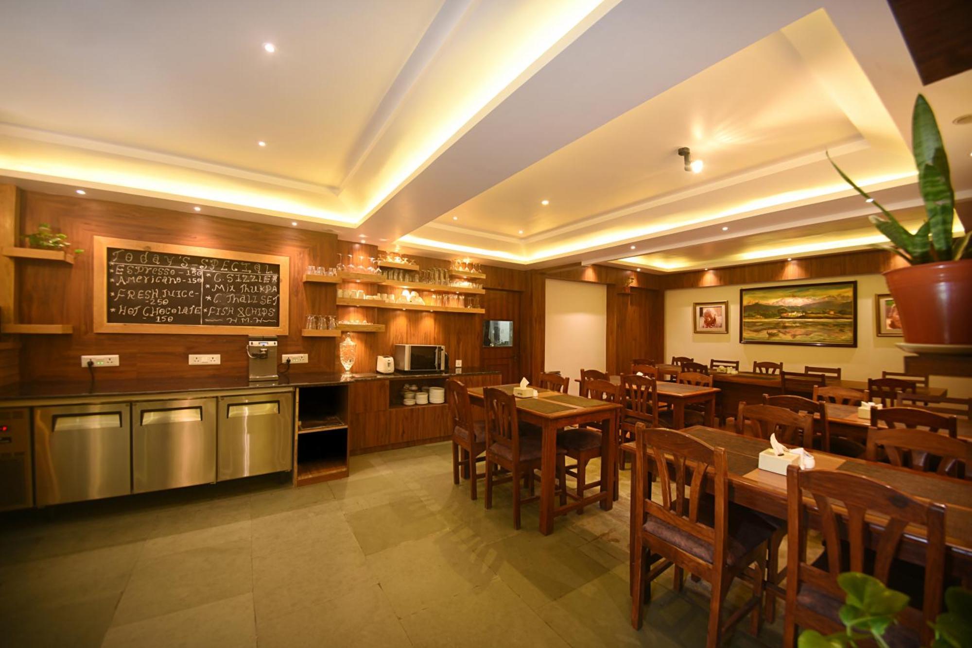 Hotel Mums Home Kathmandu Bagian luar foto